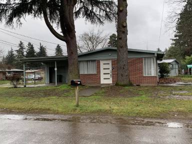 Main picture of 10632 SE Cora St
