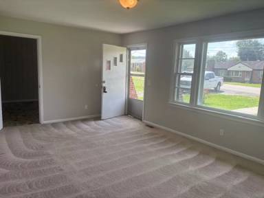 Main picture of 304 W Adams St
