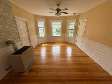 Main picture of 117 Irving St