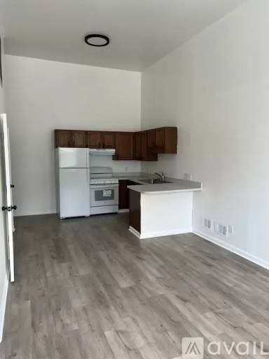 Main picture of 807 W Main St