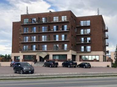 Main picture of 3105 Lakeshore Dr