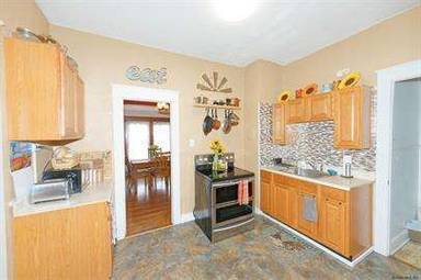 Main picture of Capstone Quarters