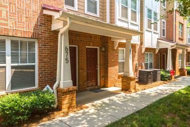 Main picture of 606 Raya Ct
