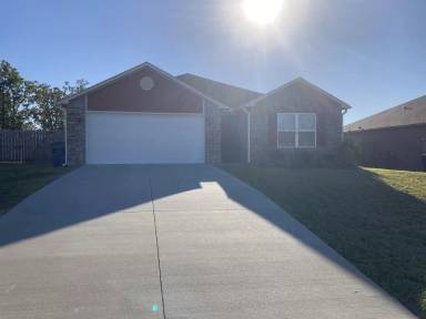 Main picture of 908 Pinehurst Loop