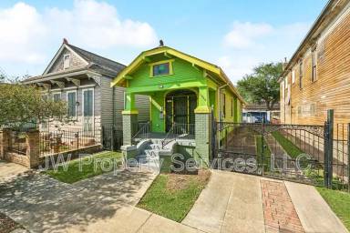 Main picture of 1236 Alvar St