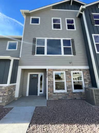 Main picture of 7727 Miola Pt