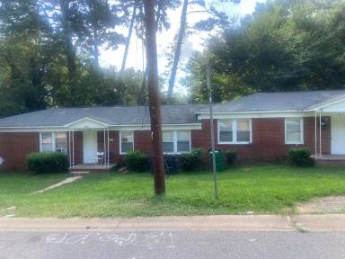 Main picture of 2120 Kennesaw Dr