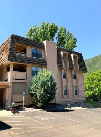 Main picture of 1527 Blake Ave