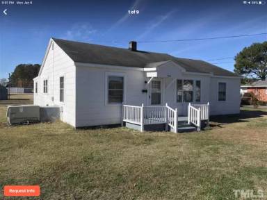 Main picture of 900 S Sampson Ave