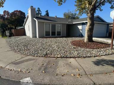 Main picture of 7639 Sunrise Grns Dr