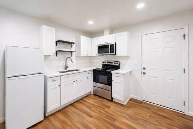 Main picture of 1718 Fairmount Blvd
