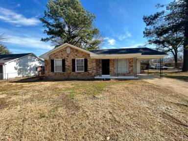 Main picture of 2928 S Goodlett St