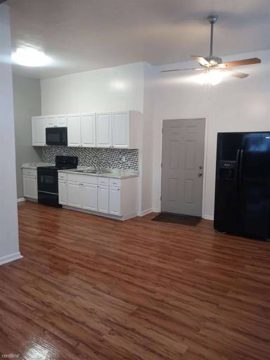 Main picture of 400 Agatha St