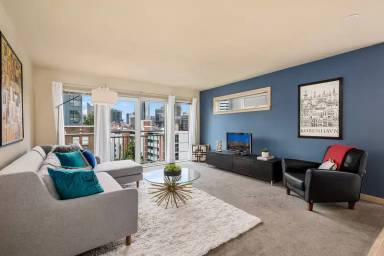 Main picture of 103 Bellevue Ave E