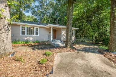 Main picture of 104 Hilltop Dr E