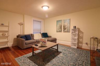 Main picture of 1463 Beacon St