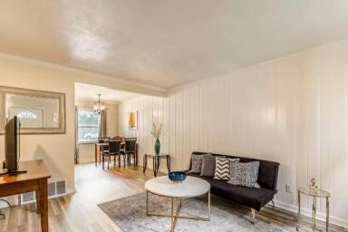 Main picture of 51 King Ave