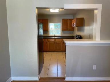 Main picture of 320 W Graves Ave