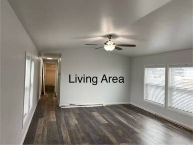 Main picture of 305 W Railroad Ave N