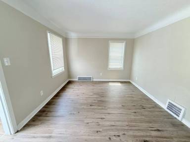 Main picture of 15355 Plainview Ave