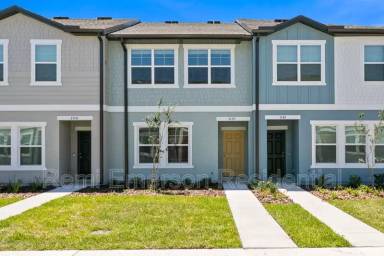 Main picture of 3150 Merton Aly