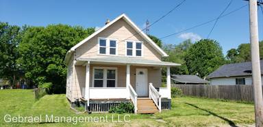 Main picture of 3012 S Grand Traverse St