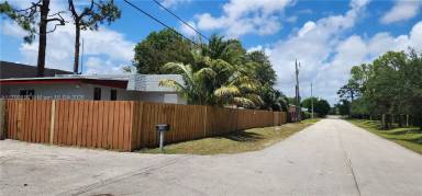 Main picture of 901 SW 13th St