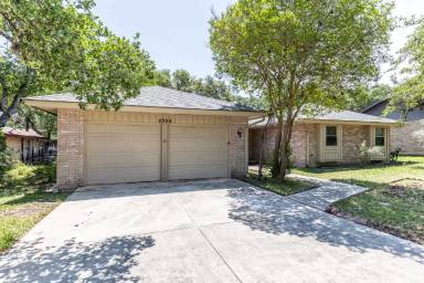 Main picture of 4506 Honey Locust Woods