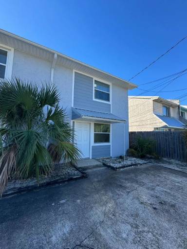 Main picture of 8003 Beach Dr