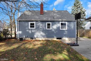 Main picture of 533 W Holmes Rd