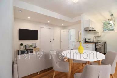 Main picture of 741 Frederica St NE