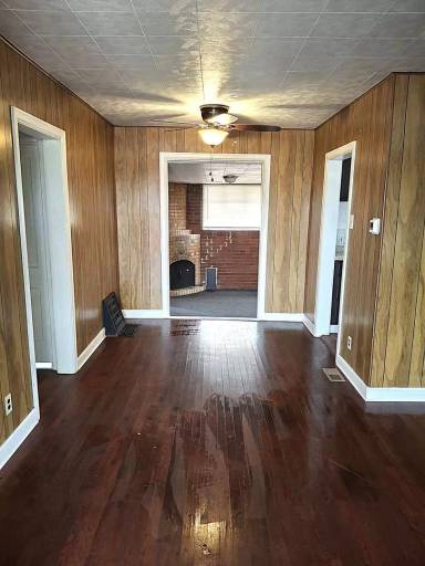 Main picture of 2525 8th Ave