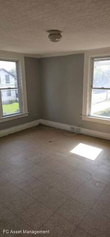 Main picture of 245 6th St