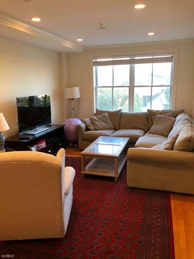 Main picture of 53 Greenwich Ave