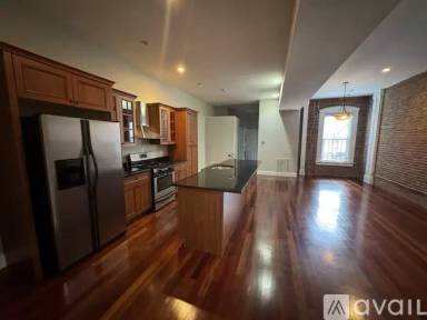 Main picture of 422 Broadway