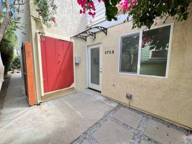 Main picture of 271 Grand Ave