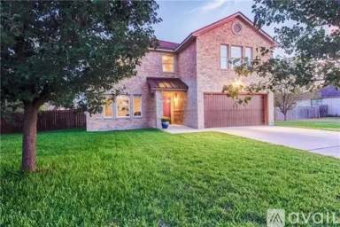 Main picture of 105 Silver Lace Ln