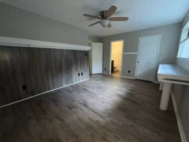 Main picture of 1212 Schaub Dr