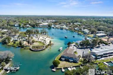 Main picture of 16 Beach Ln