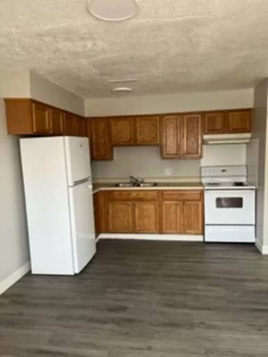 Main picture of 3025 W 72nd St