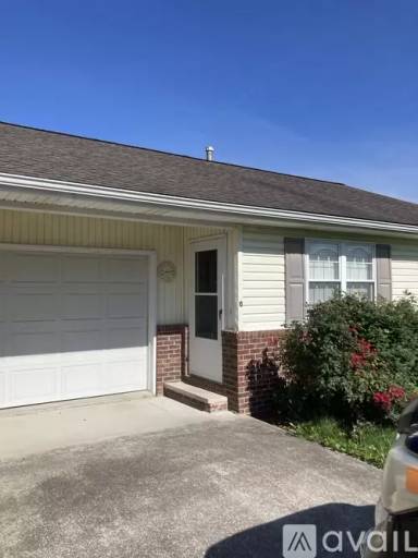 Main picture of 10 Amos Dr