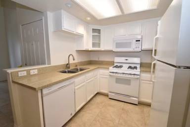 Main picture of 101 S Lakeview Ave