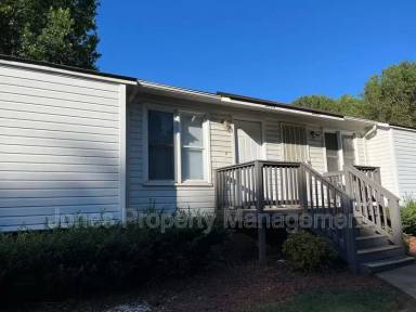 Main picture of 2882 Mountcrest Cir NW