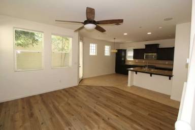 Main picture of 1529 N Rendezvous Way