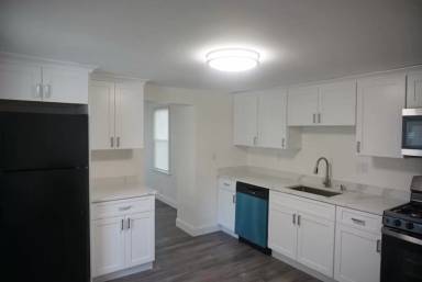 Main picture of 598R E 7th St