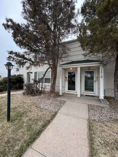 Main picture of 1420 W 2nd Ave