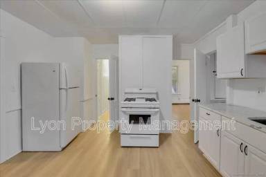 Main picture of 251 Jackson St