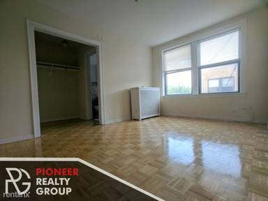 Main picture of 739 W Belmont Ave