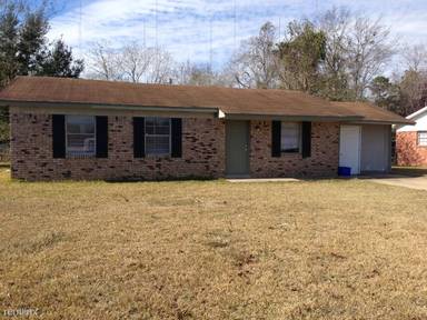 Main picture of 100 Olivet Dr