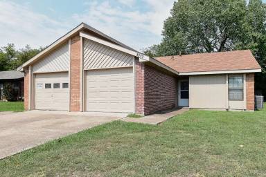 Main picture of 3906 Peperport Dr